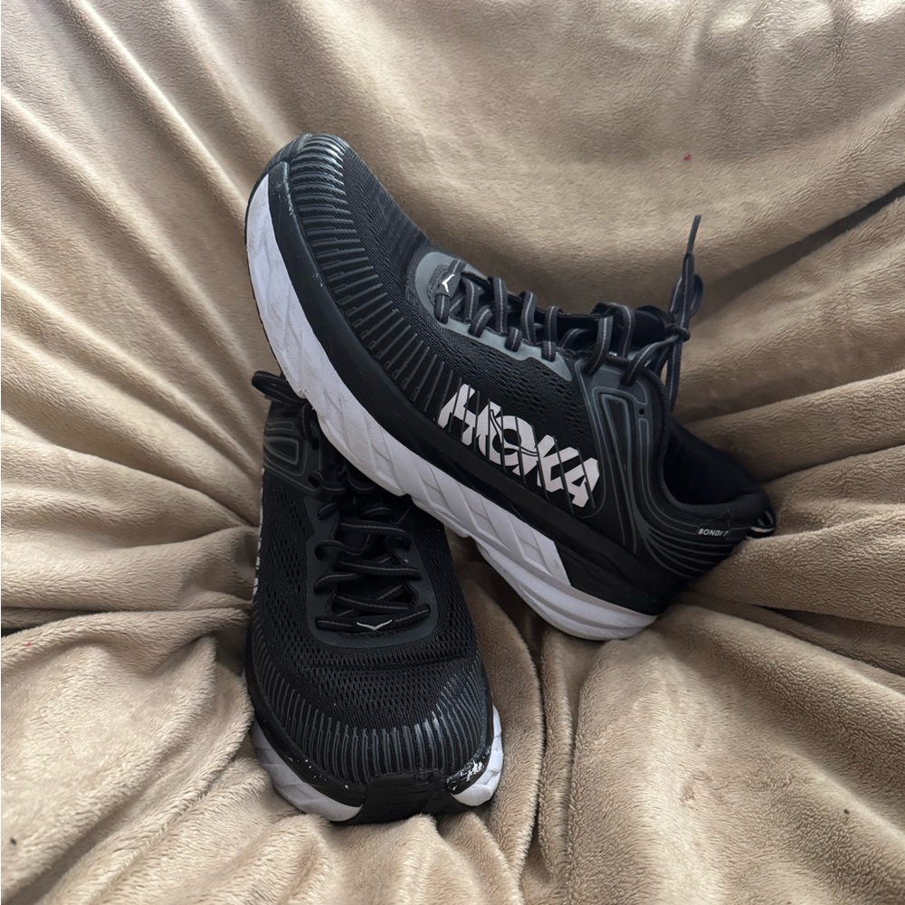 Sz10 Women’s Black Hoka Sneaker